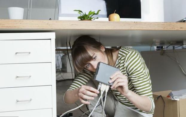 路由器频繁掉线每次都要重新设置,路由器和路由器串联怎么掉线呢