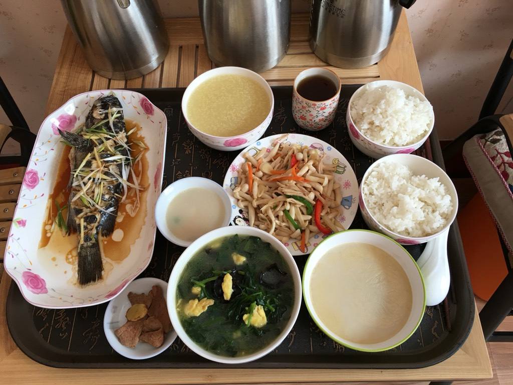 请问大家坐月子都吃什么,你们坐月子吃些什么菜