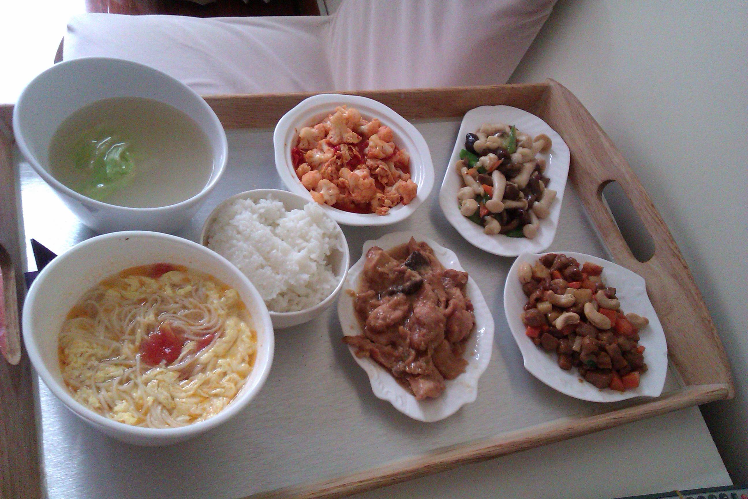 请问大家坐月子都吃什么,你们坐月子吃些什么菜