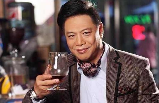 他是周星驰御用反派,周星驰当年被哪位女演员嘲笑过