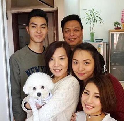 他是周星驰御用反派,周星驰当年被哪位女演员嘲笑过