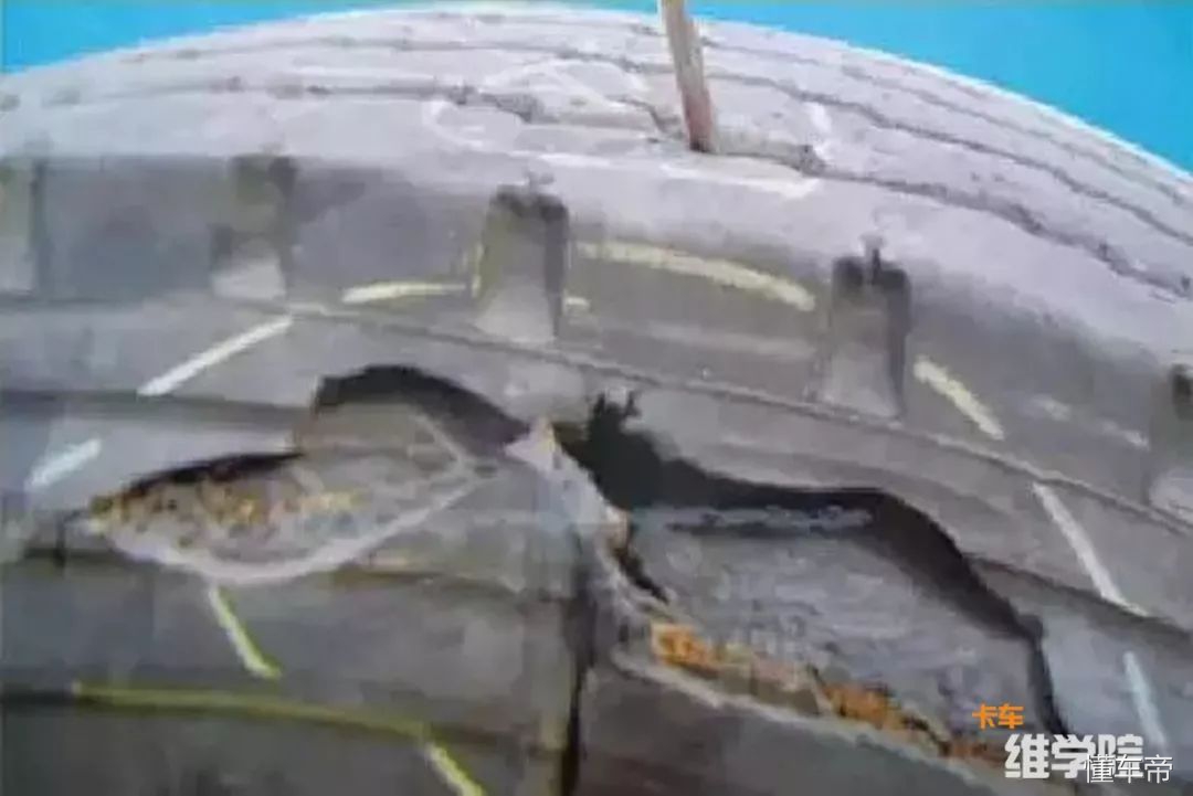 货车轮胎胎壁坏是什么原因,卡车轮胎断丝鼓包原因