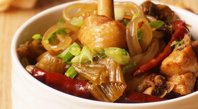 酸菜炖粉条怎么做好吃,酸菜粉条炖鸡最正宗的做法