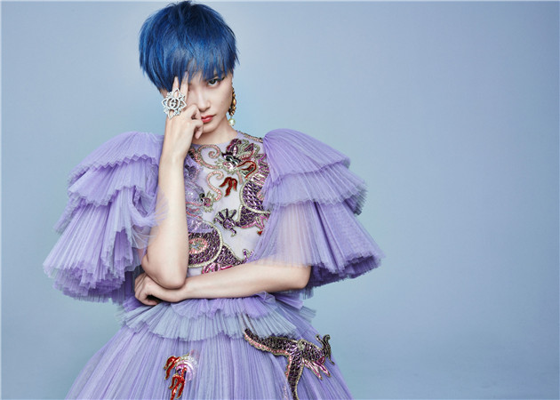 李宇春高定2022,回忆2018年李宇春的演唱会