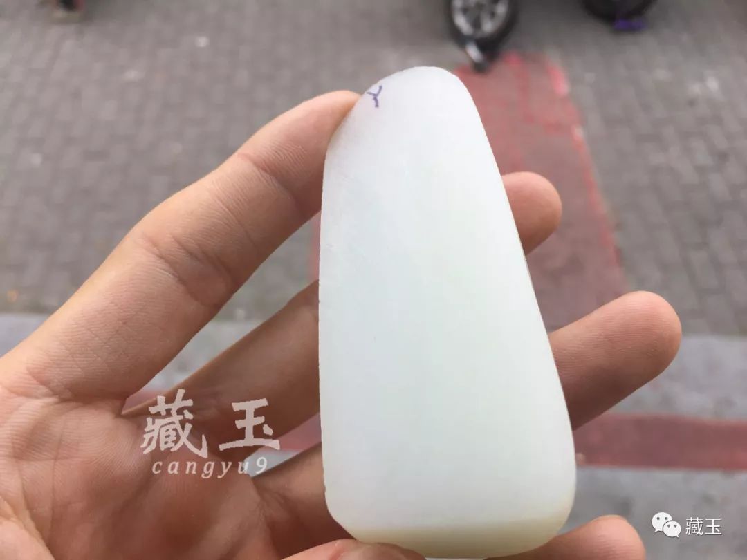 和田玉俄料贵吗,俄料和青海料哪个贵