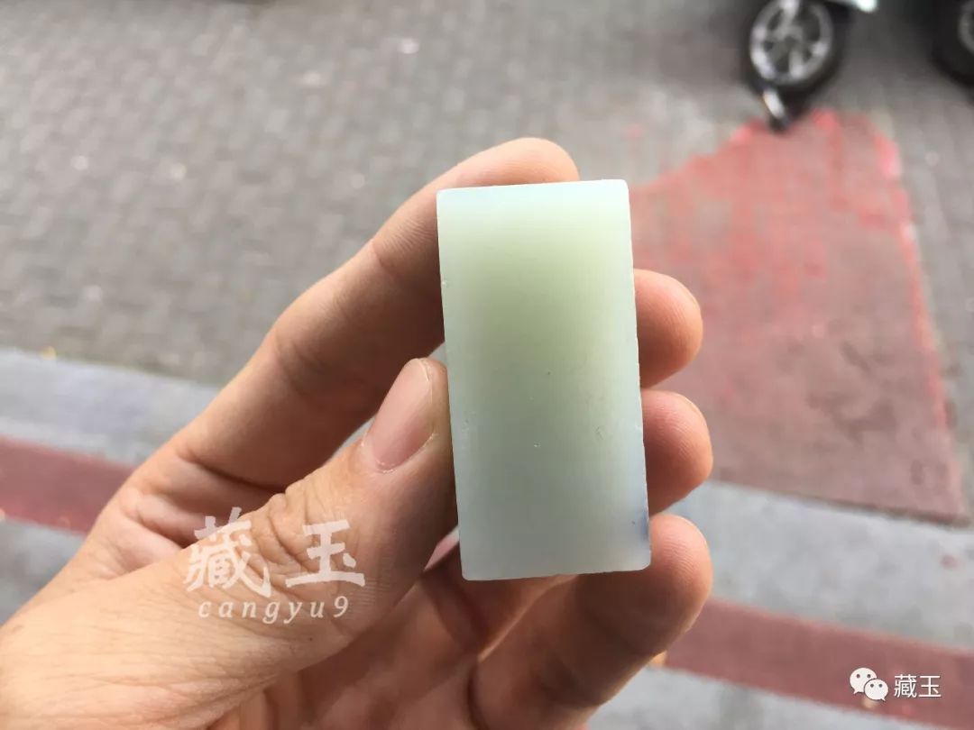 和田玉俄料贵吗,俄料和青海料哪个贵