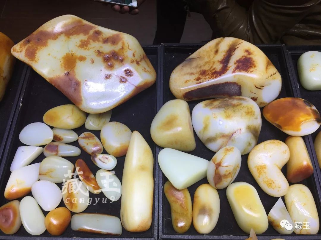 和田玉俄料贵吗,俄料和青海料哪个贵