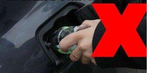 汽车开到半路没油了怎么办,汽车开到半路没电怎么回事