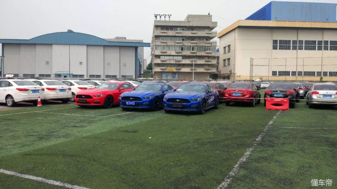 我用一包七星蓝莓爆珠的代价，发现了天猫自动售车大楼背后的秘密