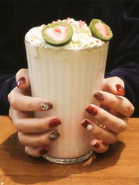 全国分店200多家的原谅色网红甜品，这次你被“绿”得心甘情愿！