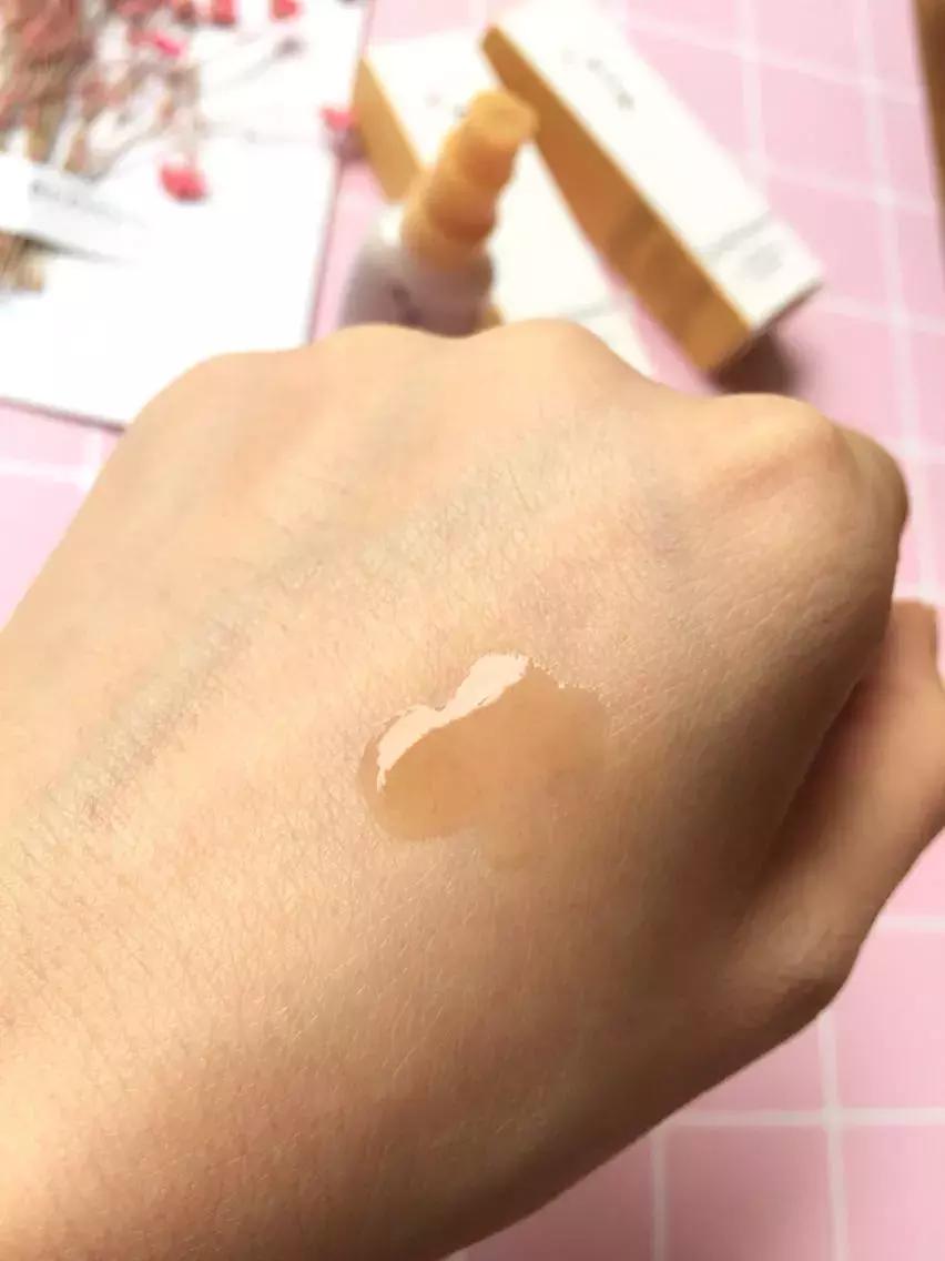 安瓶跟精华液的区别,安瓶和精华区别