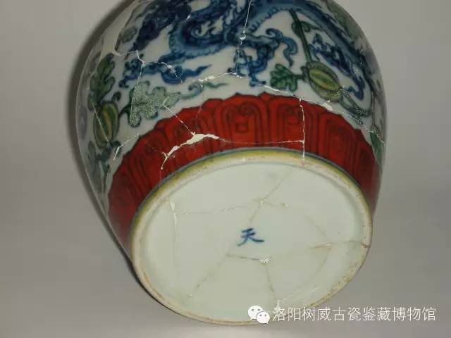 成化斗彩上的红彩和绿彩,古釉瓷器鉴定方法