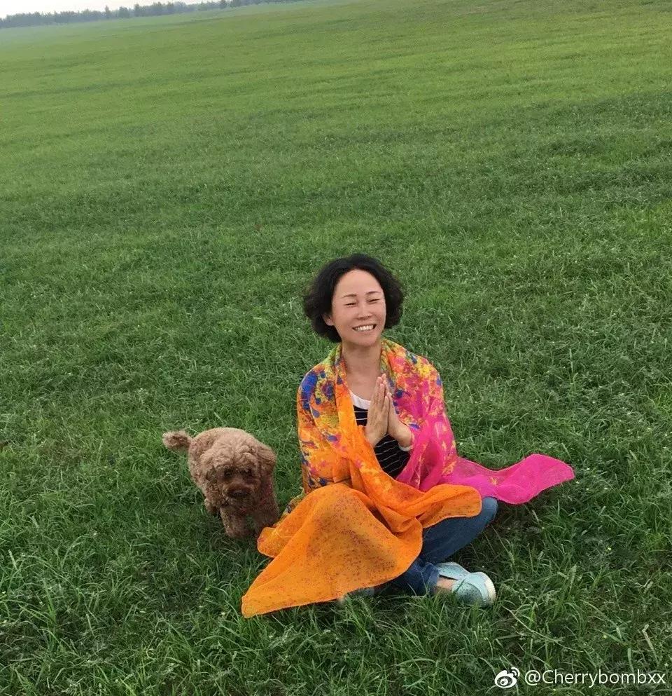 看完我妈拍的春游照片，我跟我爸都哭了……