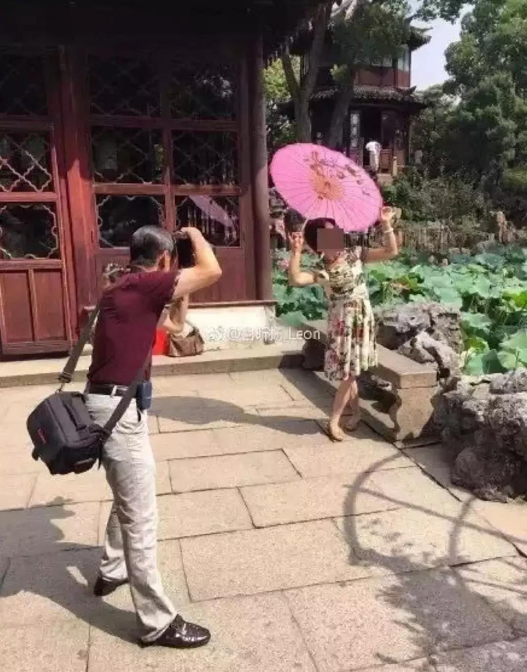 看完我妈拍的春游照片，我跟我爸都哭了……