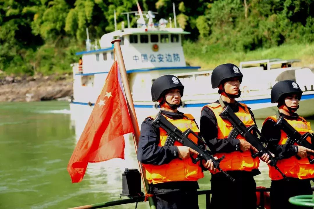 公安边防部队回顾视频,致敬边防部队的话