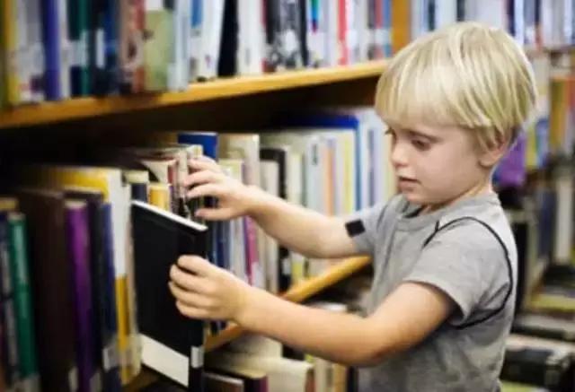 据说中高考语文成绩前三的孩子,都读过这些名著,附电子书福利