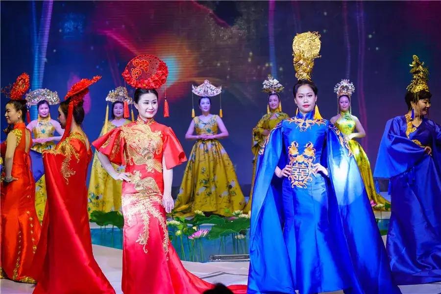 绣爱,绣爱2018民族服饰