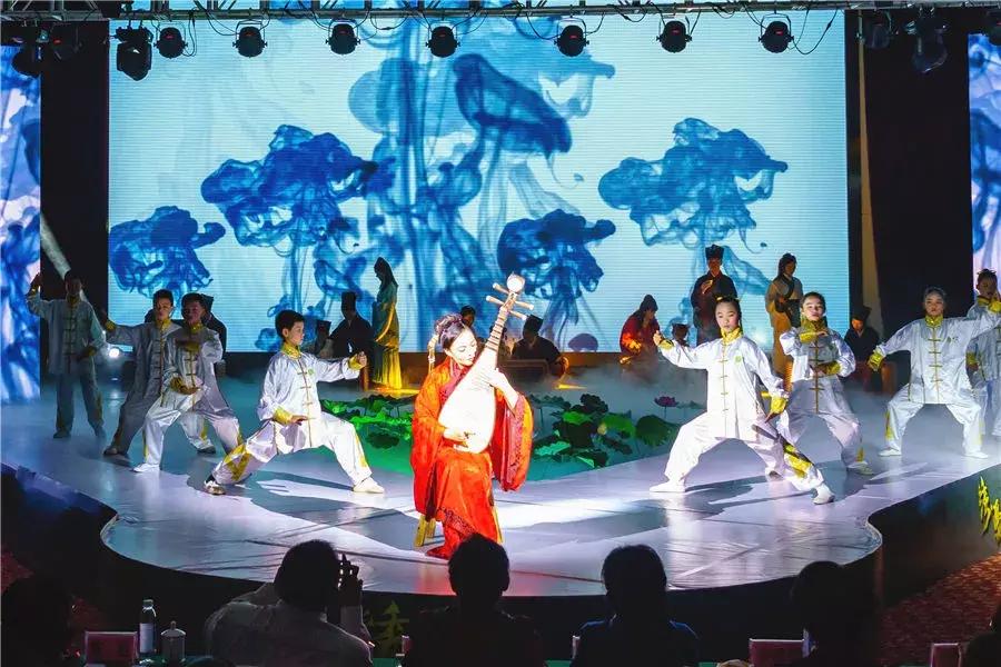 绣爱,绣爱2018民族服饰