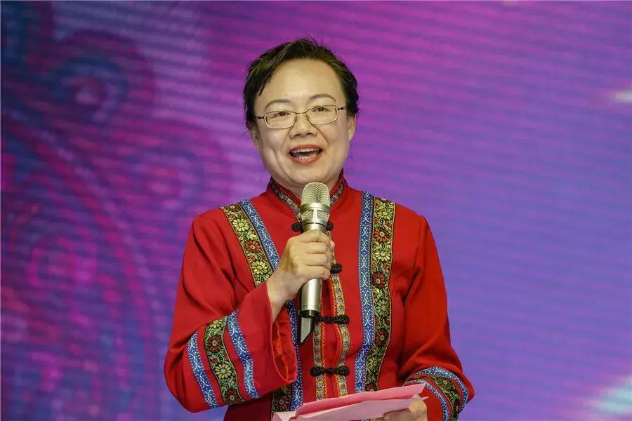 绣爱,绣爱2018民族服饰