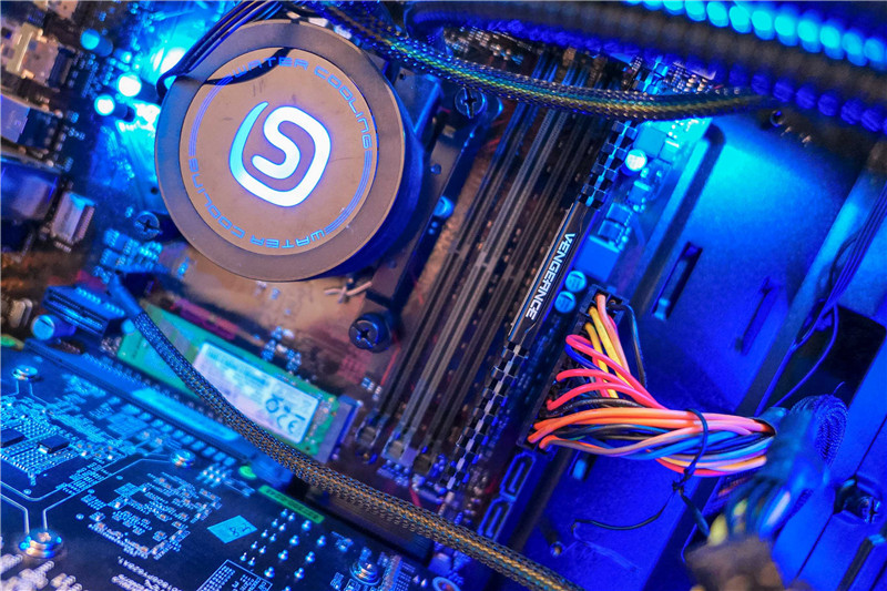 酷冷至尊毁灭者u3机箱,炫酷机箱推荐性价比高