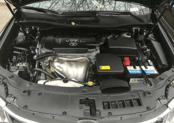 丰田凯美瑞15款试驾,丰田凯美瑞2015款街拍