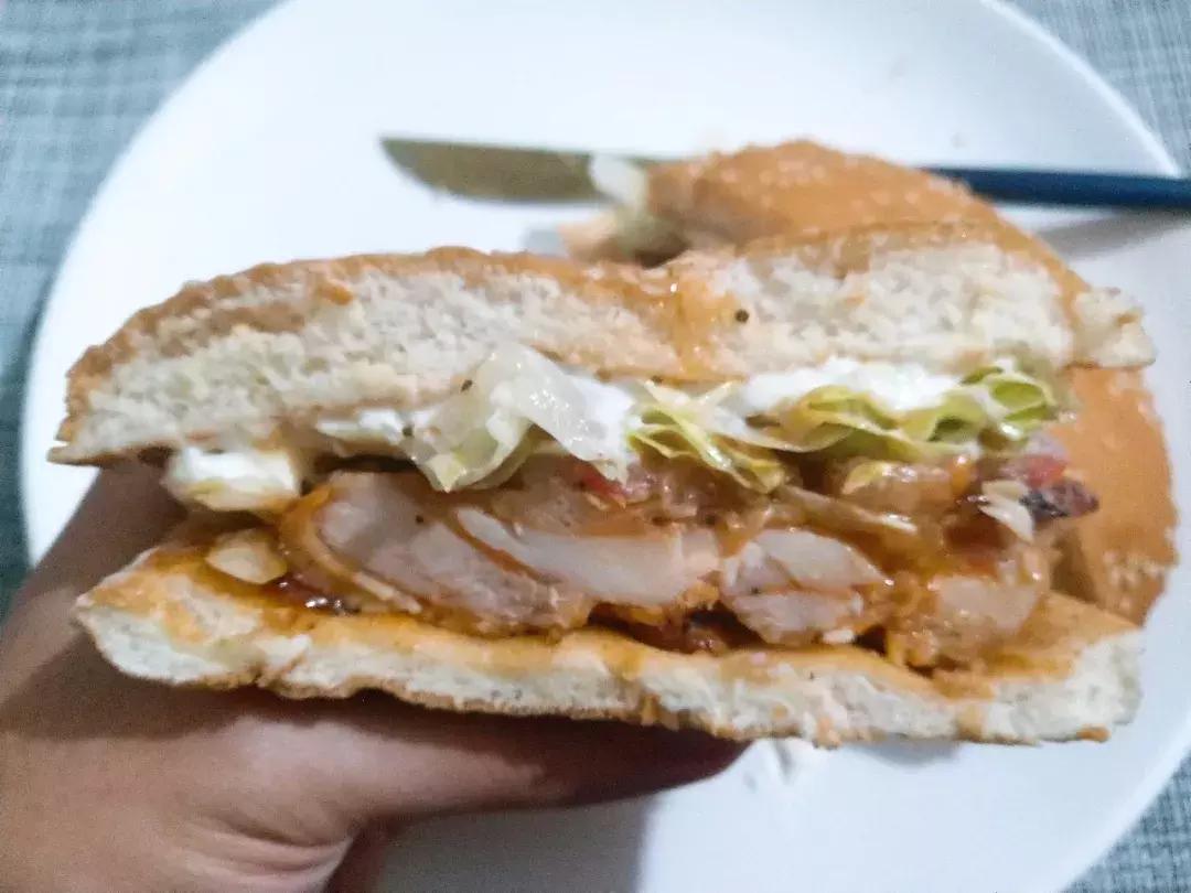 汉堡王霸王款,汉堡王皇堡和狠霸王哪个好吃