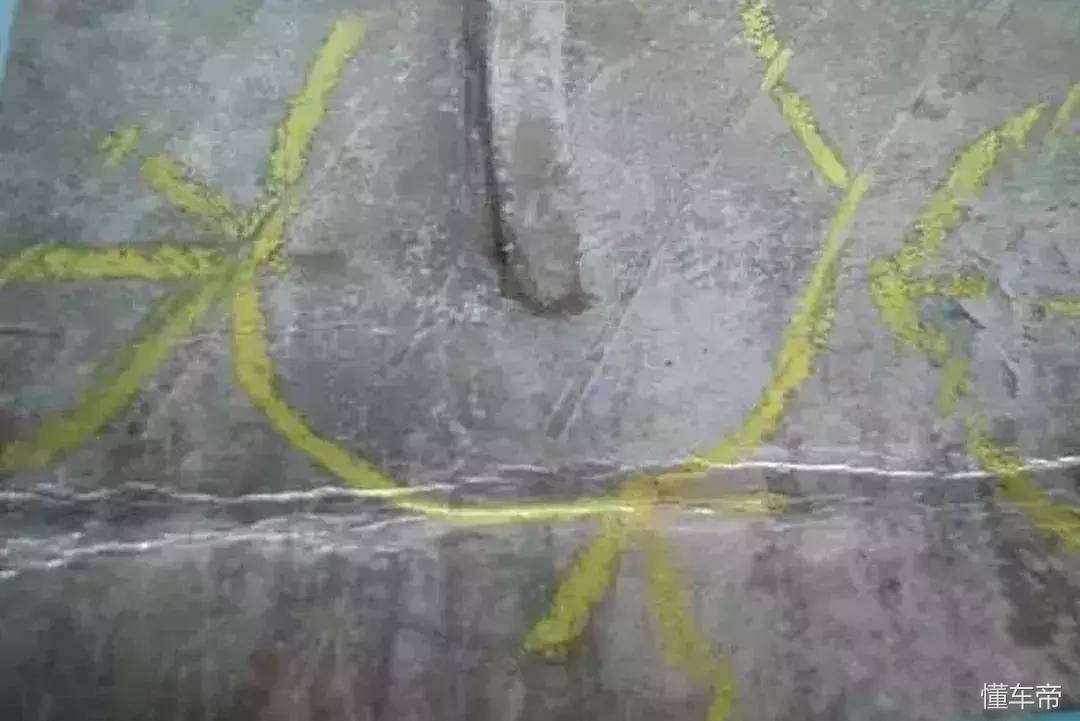 卡车轮胎断丝鼓包原因,卡车轮胎损坏原因图解