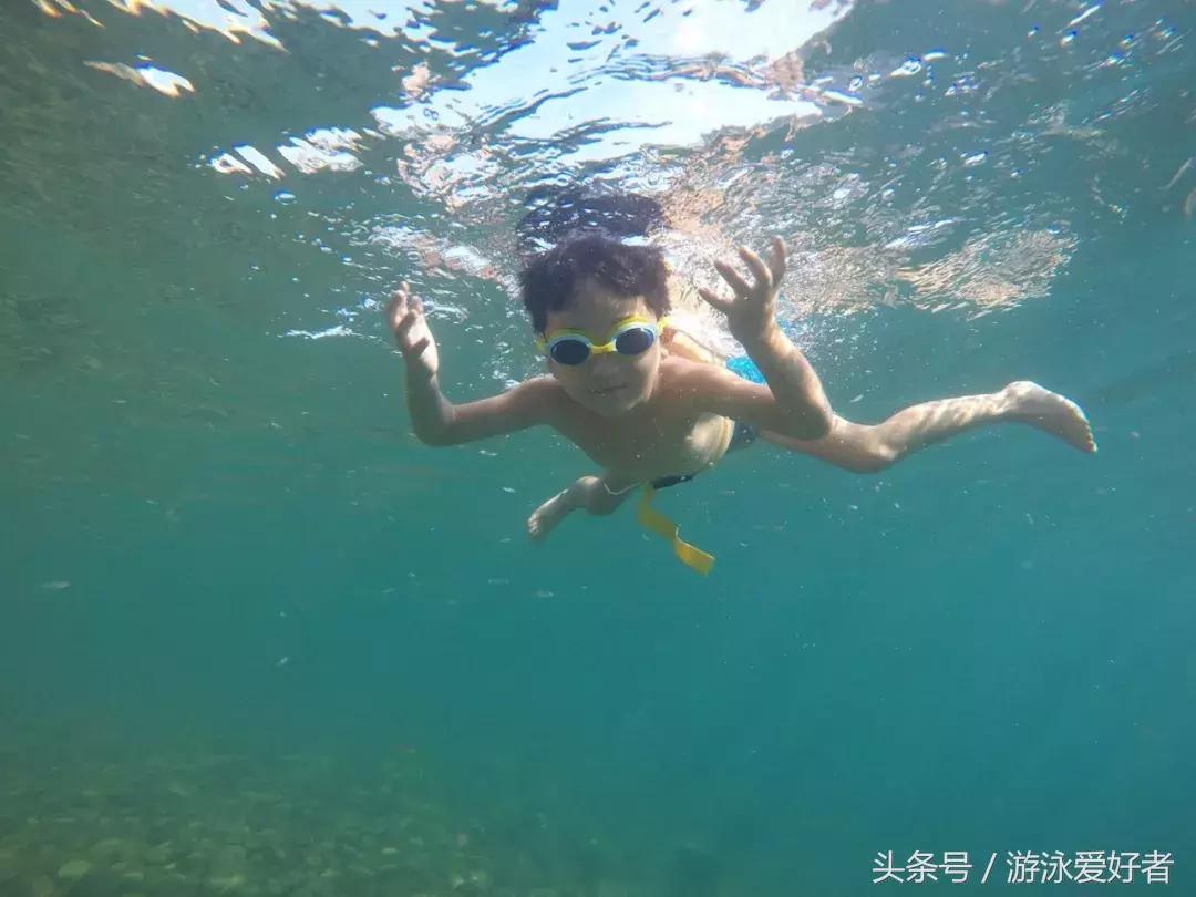 蛙泳有趣教学方式,蛙泳怎么游得快又轻松技巧