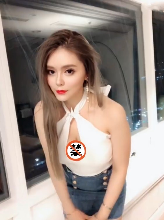 女主播张琪格发10秒短视频：这种衣服只敢在家里穿！