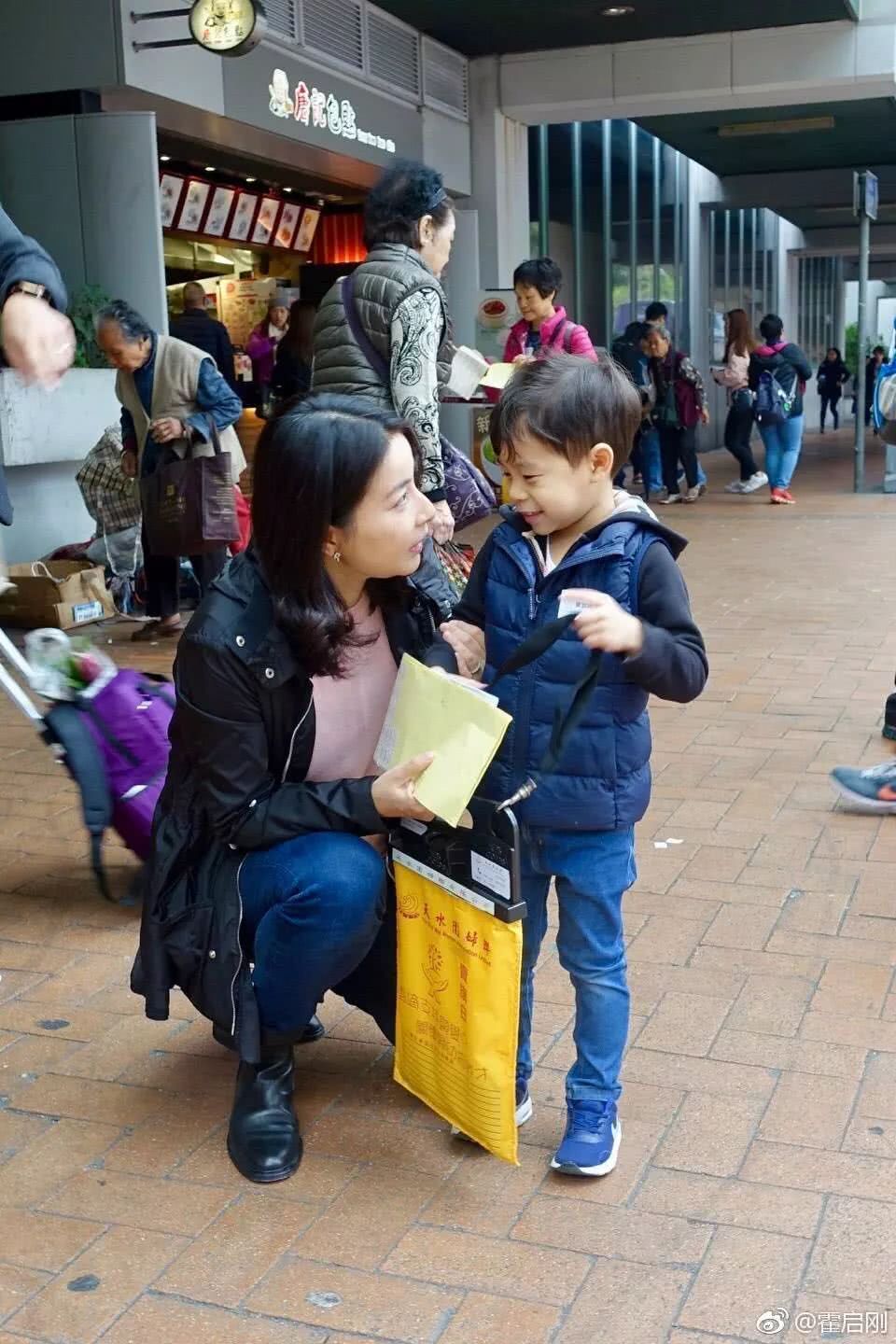 父母为什么不愿意孩子买这么多鞋,为啥父母不舍得给孩子买贵的鞋