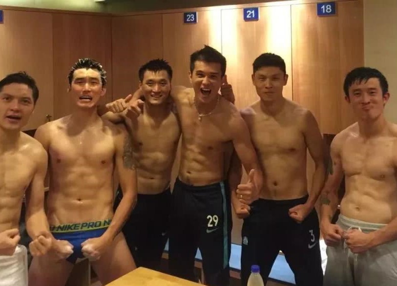 职业足球队沉浸式更衣室,足球运动员的更衣室