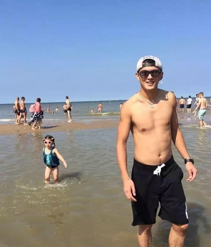 职业足球队沉浸式更衣室,足球运动员的更衣室