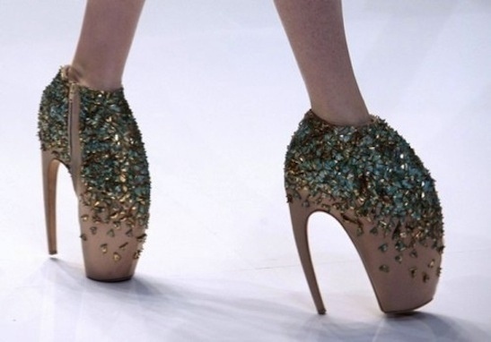 令人震惊的高跟鞋,十大惊艳高跟鞋试穿