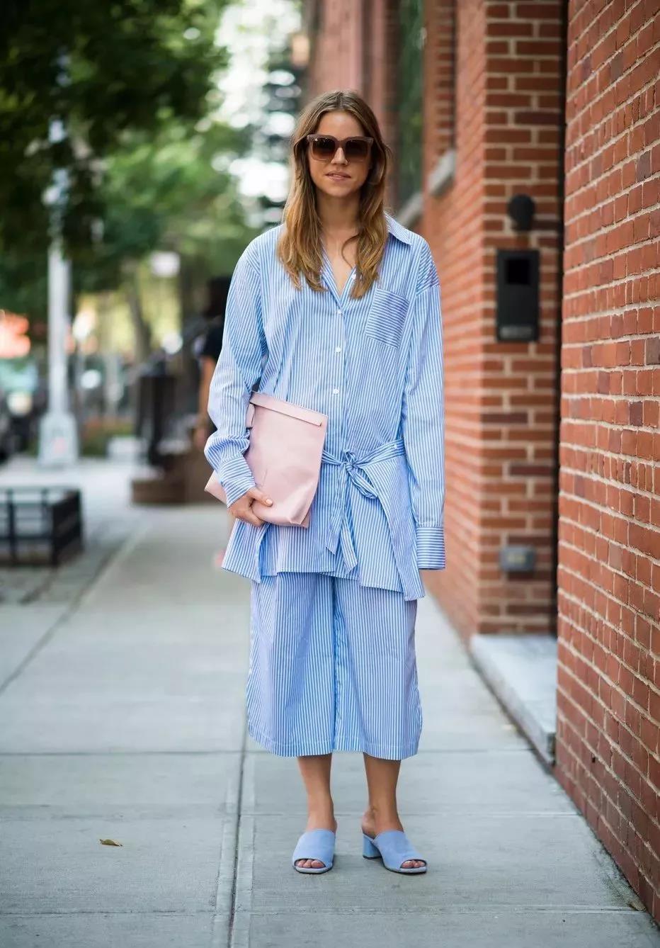 藏青色裙子搭配什么颜色上衣好看,上衣和裙子搭配比例是多少