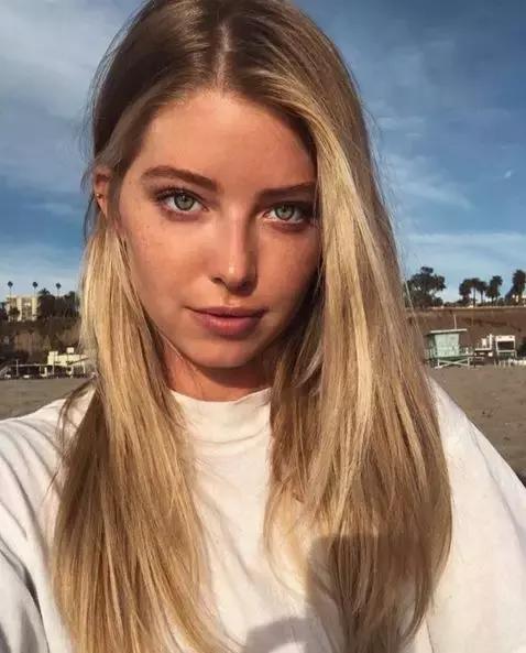 贾斯汀比伯前任赛琳娜,傻脸娜和贾斯汀比伯以前在一起