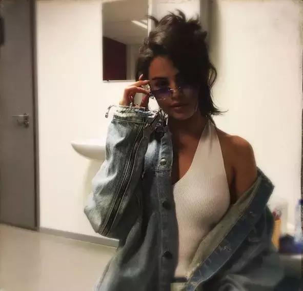 贾斯汀比伯前任赛琳娜,傻脸娜和贾斯汀比伯以前在一起