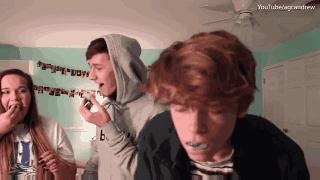 网上竟流行这个变态“挑战”：安全套从鼻子吸进去，从嘴巴拉出来