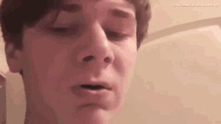 网上竟流行这个变态“挑战”：安全套从鼻子吸进去，从嘴巴拉出来