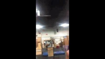 网上竟流行这个变态“挑战”：安全套从鼻子吸进去，从嘴巴拉出来