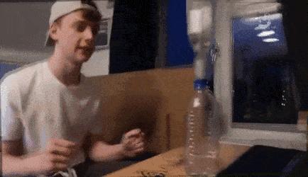 网上竟流行这个变态“挑战”：安全套从鼻子吸进去，从嘴巴拉出来