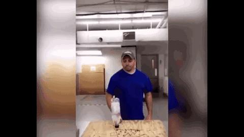 网上竟流行这个变态“挑战”：安全套从鼻子吸进去，从嘴巴拉出来