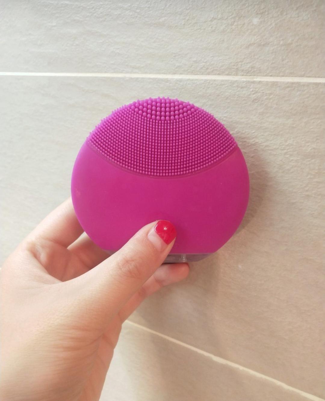 最近两年靠微商火的护肤品,代购卖的护肤品为啥比微商便宜