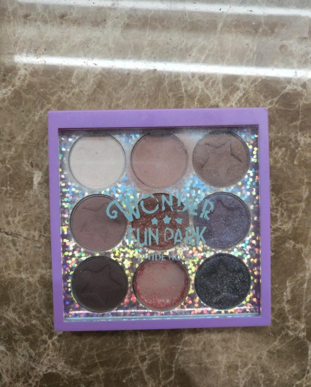 最近两年靠微商火的护肤品,代购卖的护肤品为啥比微商便宜