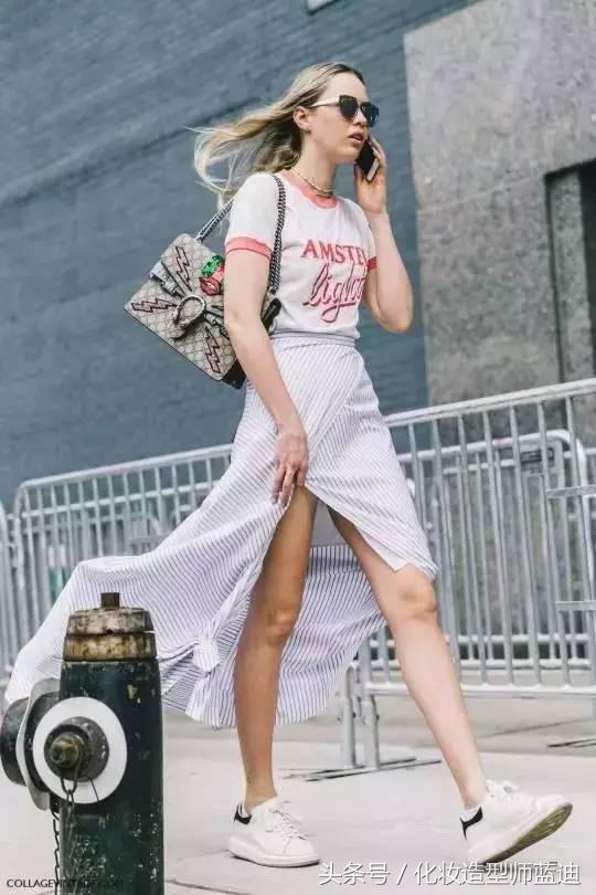 t恤搭配牛仔裙的穿法,t恤30种穿法