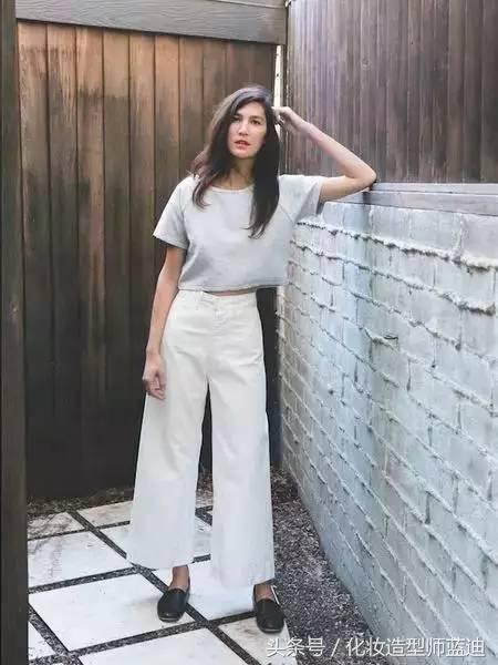 t恤搭配牛仔裙的穿法,t恤30种穿法