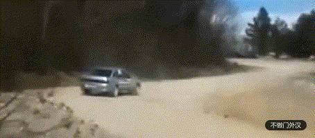 快来看刹车失灵的4个征兆,遇刹车失灵必须要学会正确处理