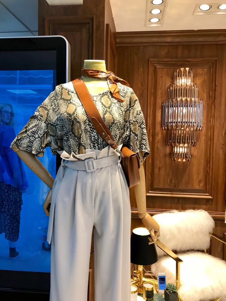 十三行女装档口韩系简约风,十三行高品质女装便宜又好看