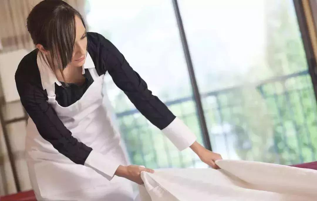 床单该多久洗一次呢,裸睡的床单多久洗一次