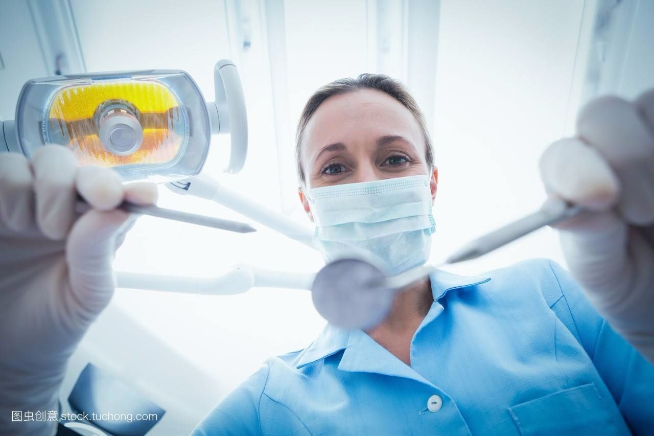 医保卡里的当年和历年是什么意思,医保卡历年账户的钱不用会作废吗