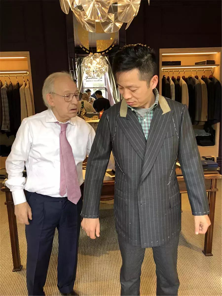 保时捷让人着迷,西装革履保时捷